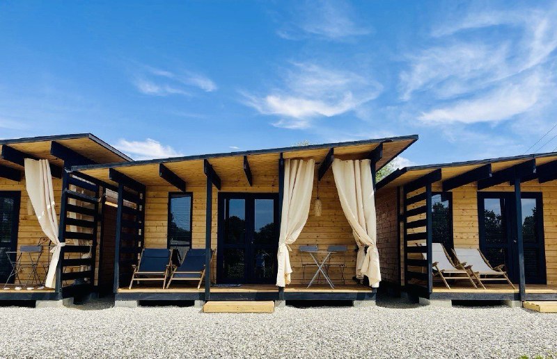 "ФЬЮЖН" три домика с лаунж-зоной