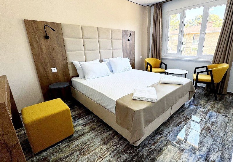 "ЛАЗУРИТ" новый отель с завтраками