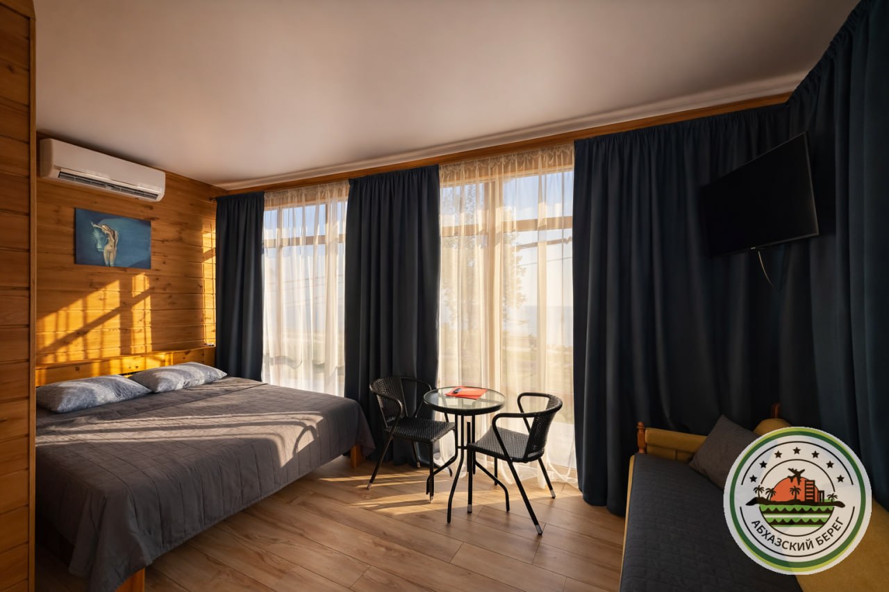 "СОФИЯ" отель у соснового пляжа