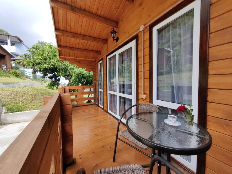 "ЗЕЛЕНЫЙ ДВОРИК" домики и номера